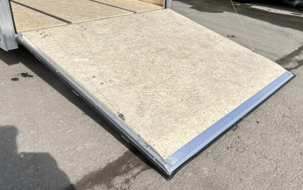 2023 high country 7.5×14 aluminum 2/3 place drive in/out w/tapered ramp doors